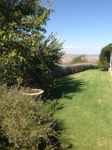 Amazing Views Pet Friendly Bed and Breakfast in Yass