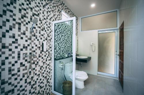 Adarin beach Resort (SHA Extra Plus)