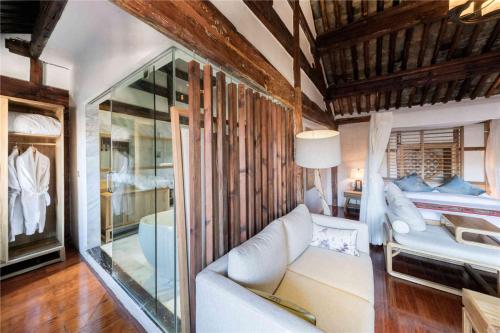 149829338 Dali Old Courtyard Boutique Inn