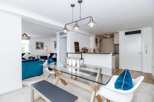 Oxfordshire Living - Angels Pavement - Oxford Duplex Apartment