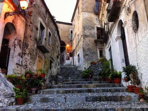  Scalea Historic Center Apartments in Scalea