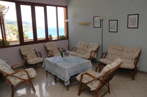 共用Lounge/電視區, Agnanti Hotel in 卡拉馬基亞