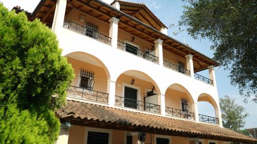  Vergina Apartments in Danilia