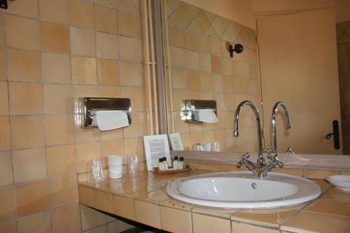Double Room image 2