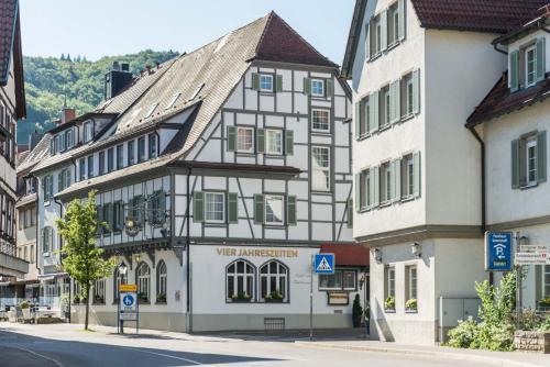 Flair Hotel Vier Jahreszeiten - Bad Urach