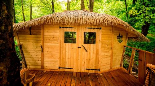 Treehouse pod Jestedem