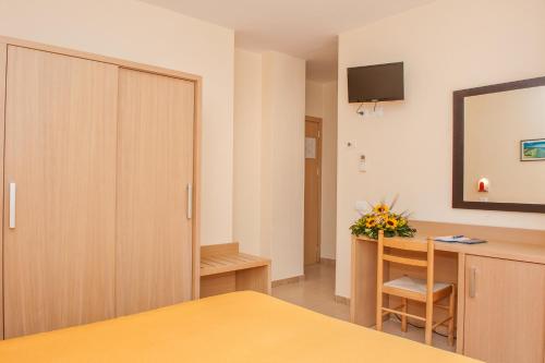 Hotel Cristalda - image 4