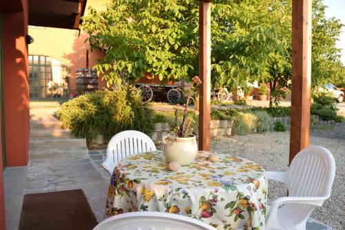 Apartment with Garden View