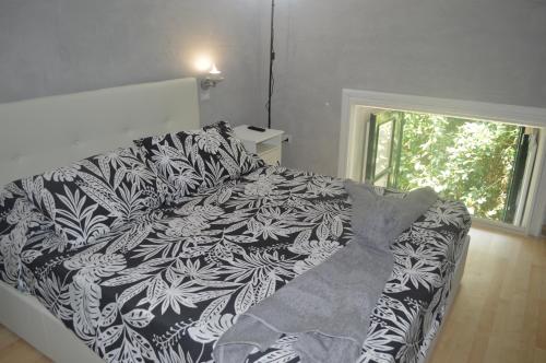 2 bedrooms, 3 beds