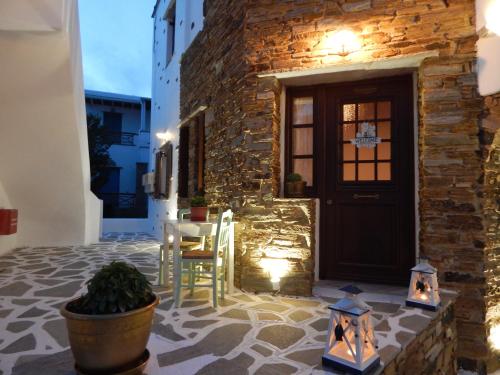 Tinos Suites & Apartments