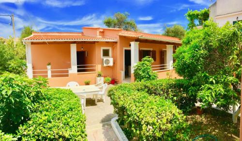  Ionian Breeze Apartments, Pension in Kavos