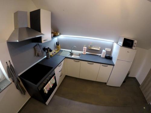 Cocina, The Jungle Apartments and Rooms (Vila Džungla) (The Jungle Apartments and Rooms (Vila Dzungla)) in Bled