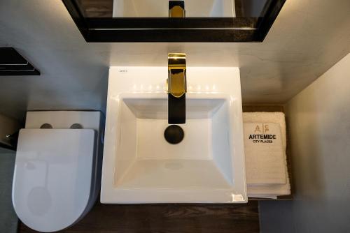 Artemide city places- Petite Apartments 5