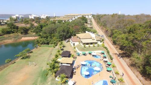 Aldeia do Lago C204- churrasqueira, bebidas liberadas nas piscinas, internet , rampa no lago, ponto  in Parque Termas de Caldas