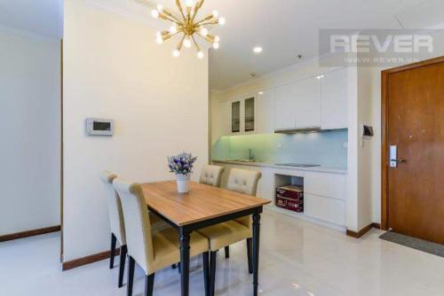 The Berry Vinhomes Luxury Apartments Located in Binh Thanh, The Berrys Comfort Apartment is a perfect starting point from which to explore Ho Chi Minh City. The property offers a wide range of amenities and perks to ensure you have a gr