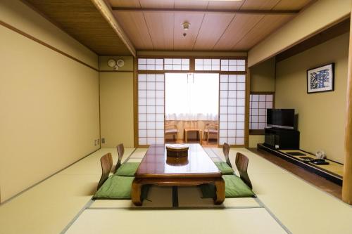 5 futon beds