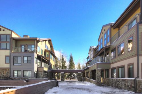 2752 Slopeside Condo