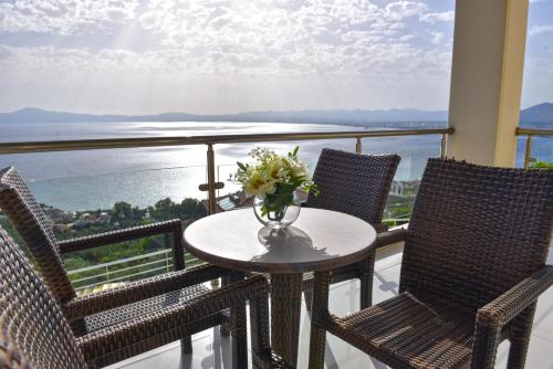 ทัศนียภาพ, Verga Villas Resort in แคลามาทา