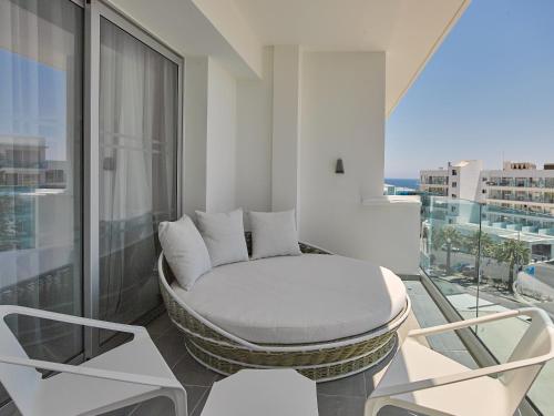 Erkély/terasz, The Blue Ivy Hotel and Suites in Protaras