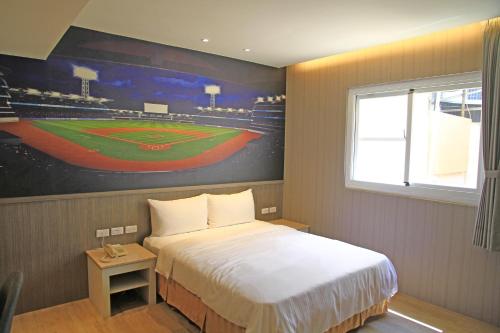 La Hotel-Baseball Theme Hall