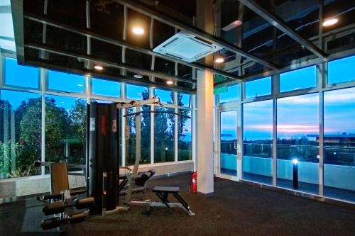 Amazing Sunset Downtown 2BR Suite - Sutera Avenue B36