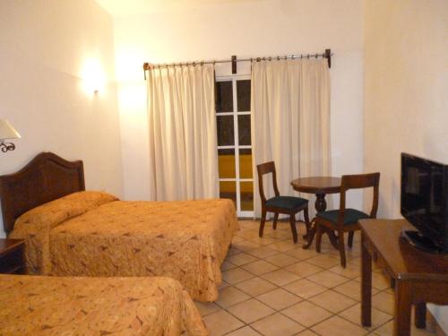 Hotel Antiguo Fortin Hotel Antiguo Fortin is a popular choice amongst travelers in Oaxaca, whether exploring or just passing through. The hotel offers a high standard of service and amenities to suit the individual needs 