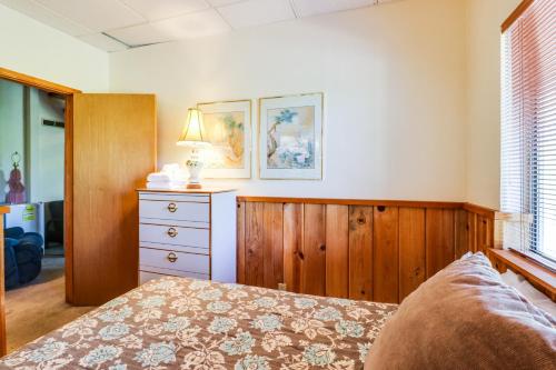 Pine Breezes - image 7