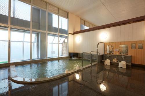 Hotel Folkloro Takahata - 온천
