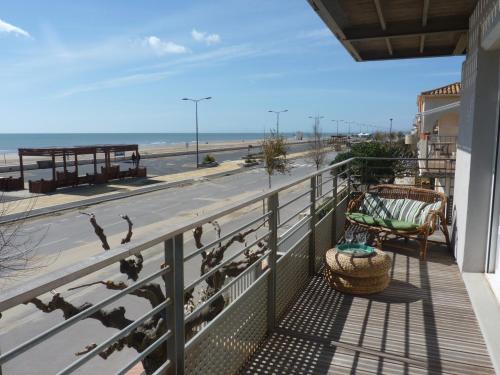 . Appartement T3, Front de Mer, 4 couchages, Narbonne Plage