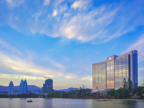 Fuzhou Lakeside Hotel photo 4