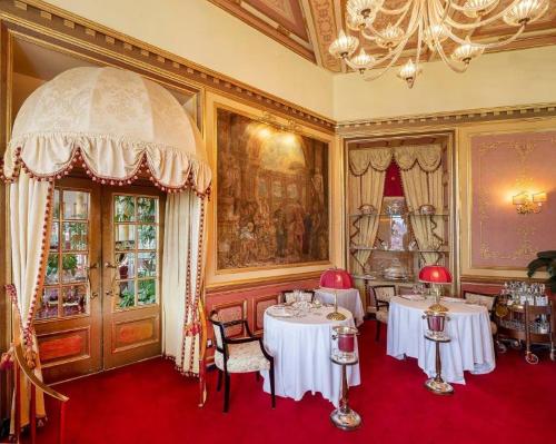 Hotel Regina Palace - image 3
