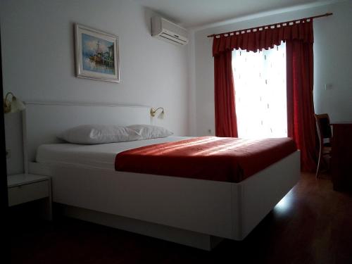 Quadruple Room with Sea View