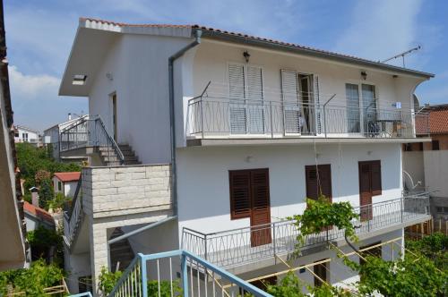  Apartment Svetinka, Pension in Primošten