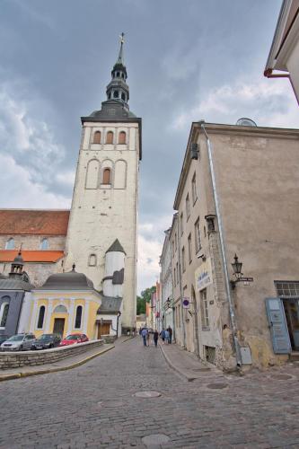 Dream Stay - Old Town Church View Apartment with Sauna