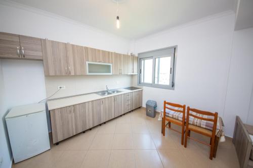 Himara Apartments - main image