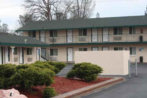 Americas Best Value Inn & Suites - Redding, CA - 출입구