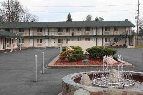 Americas Best Value Inn & Suites - Redding, CA - 출입구