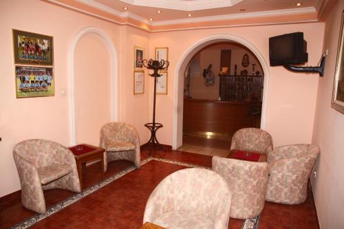 gedeelde lounge/tv-ruimte, Garni Hotel PBG in Subotica