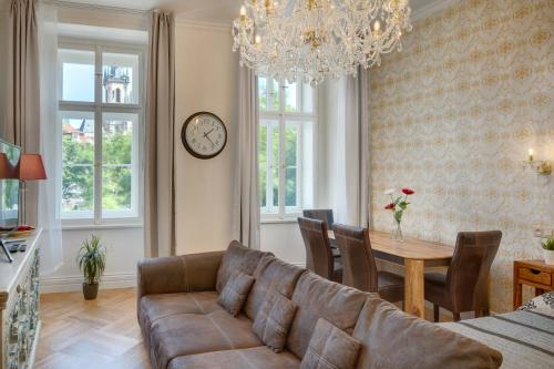 Old Town Square View Apartments - image 3