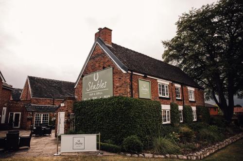 Manor House Hotel Alsager - image 14
