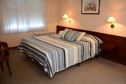 Hotel Crown in เมโล