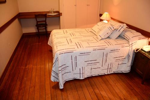 Hotel Crown in เมโล