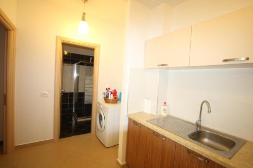 Promenade Sea View Apartment
