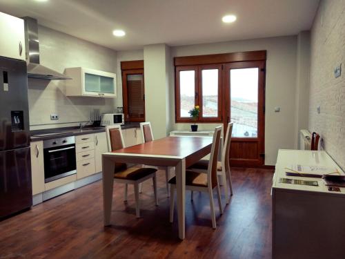 Koplietošanas atpūtas telpa ar TV, Casa Rural El Caño (Casa Rural El Cano) in Nava del Rey