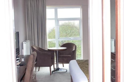 Humber Royal Hotel - image 4