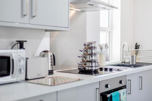 Elthorne Luxury Apartments - Uxbridge - image 6