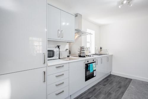 Elthorne Luxury Apartments - Uxbridge - image 4