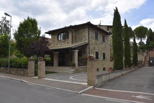  La Torre Rooms in San Quirico dʼOrcia