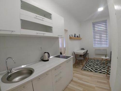 Apartments Sari - image 12