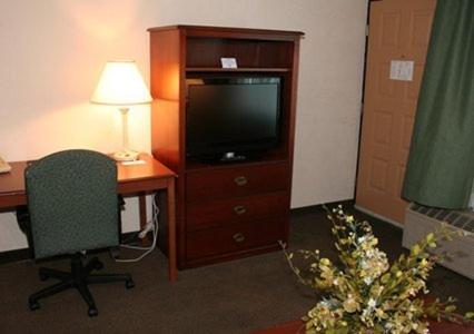 Quality Inn & Suites Tarpon Springs South